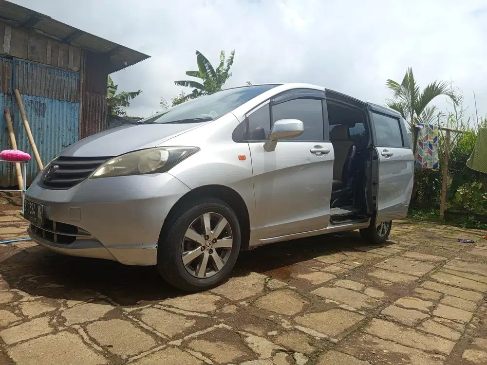 Honda Freed 2012 Bensin