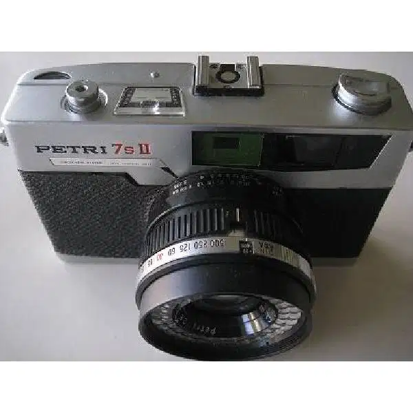 Kamera jadul merek PETRI 7S II era 70' an made in Japan