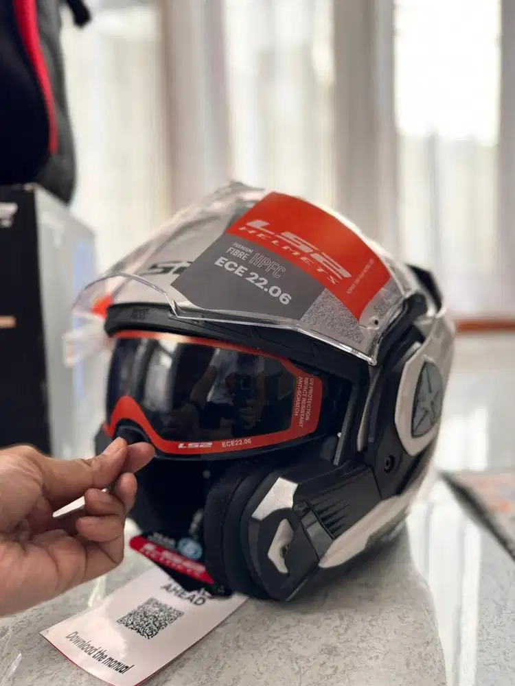 Helm Modular LS2 perfect condition (NEW)