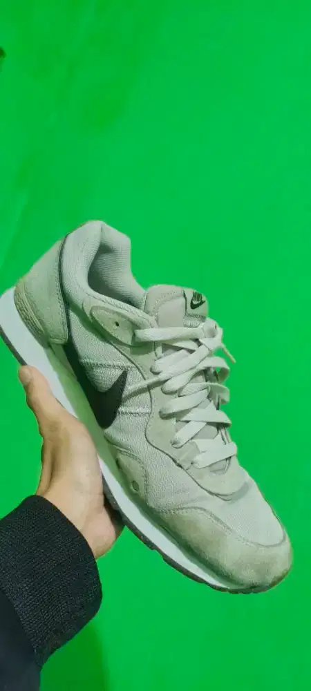 Sepatu nike venture runner