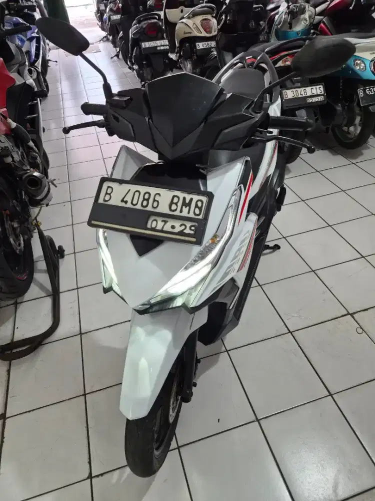 VARIO 125 ESP 2017 oke   cas/kredit DP 500