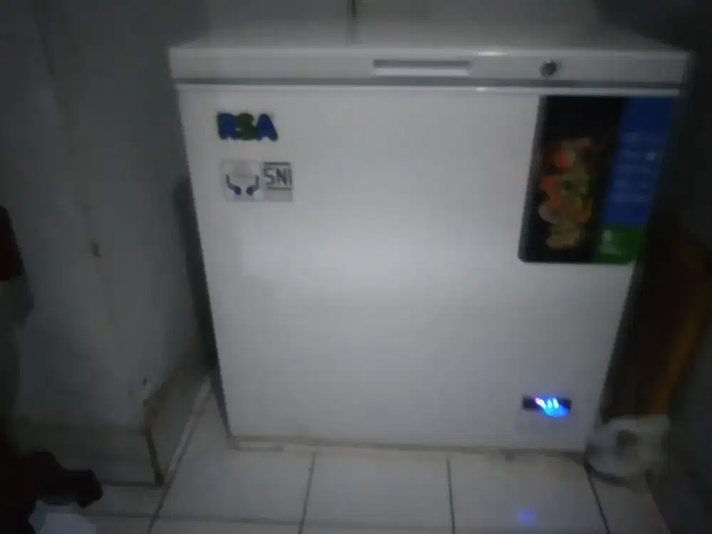 Dijual Frezzer merk RSA kondisi masih bagus