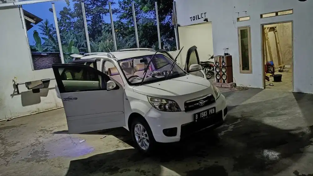 Terios tahun 2011 tx/at