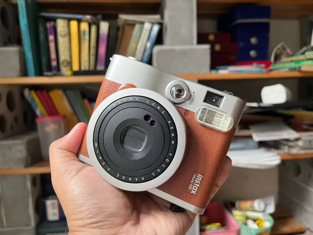 FUJIFILM INSTAX MINI 90 NEO CLASSIC BOX MURAH