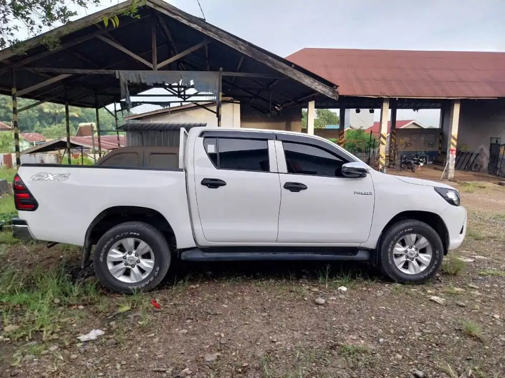 HILUX DOUBLE CABIN 4x4