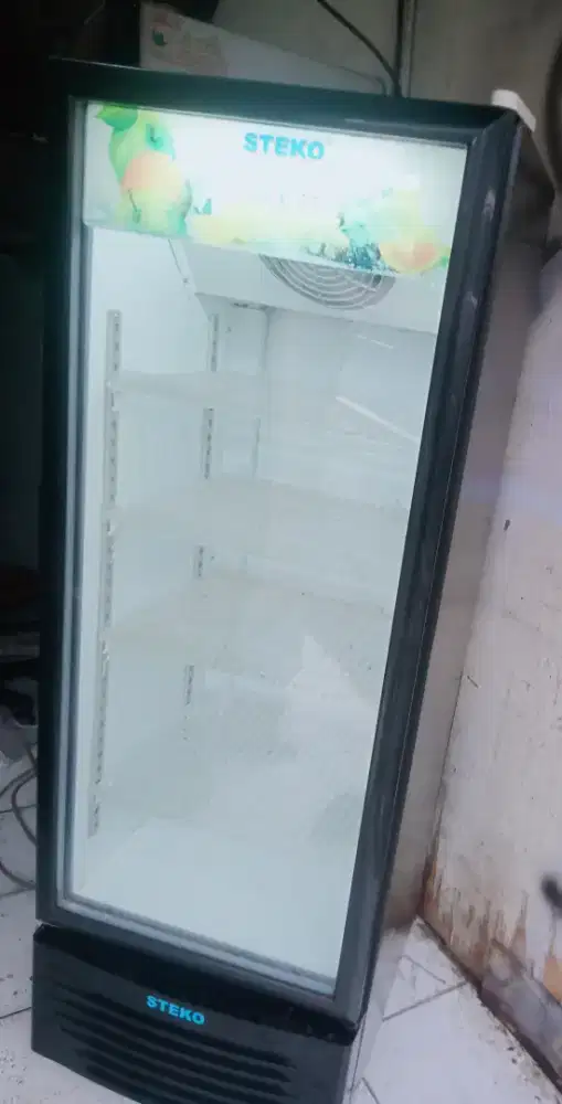 Di jual showcase pendingin minuman merk STEKO 4 rak NORMAL DINGIN