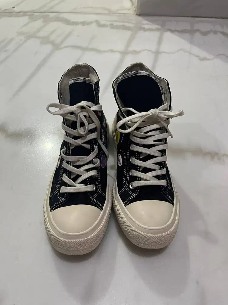 Black High-top Canvas Sneakers Classic Streetwear Design