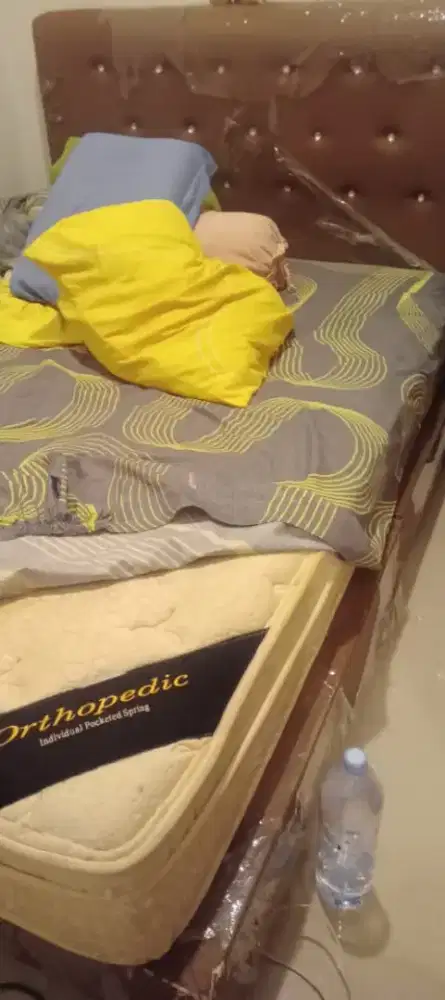 kasur queen dan dipan