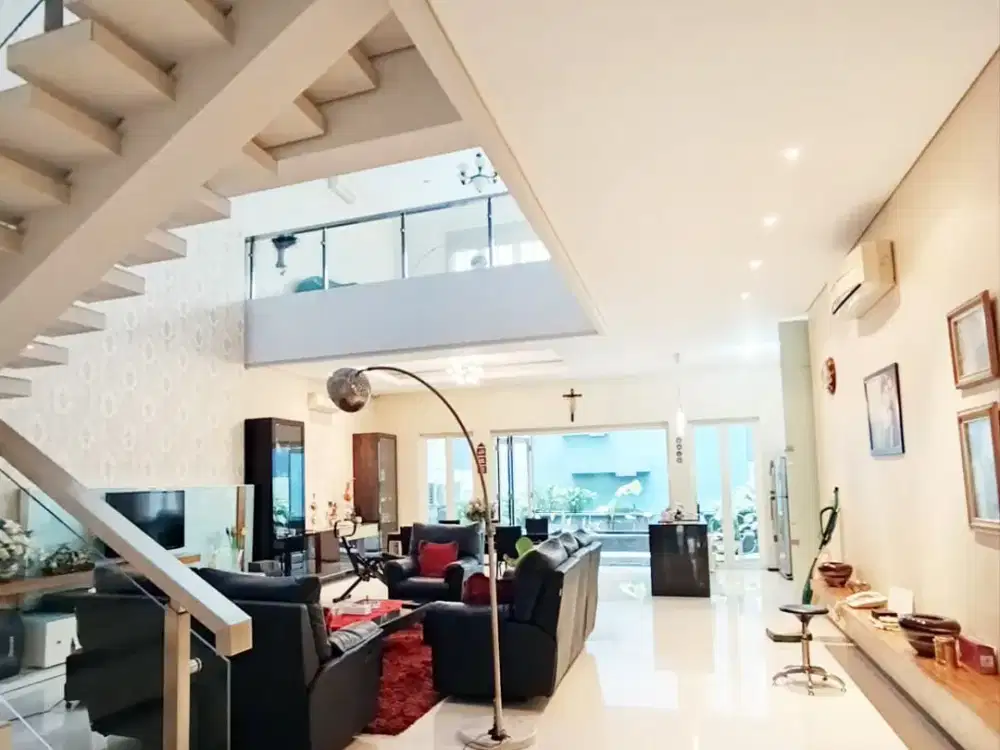 Rumah di Dharmahusada Indah Barat