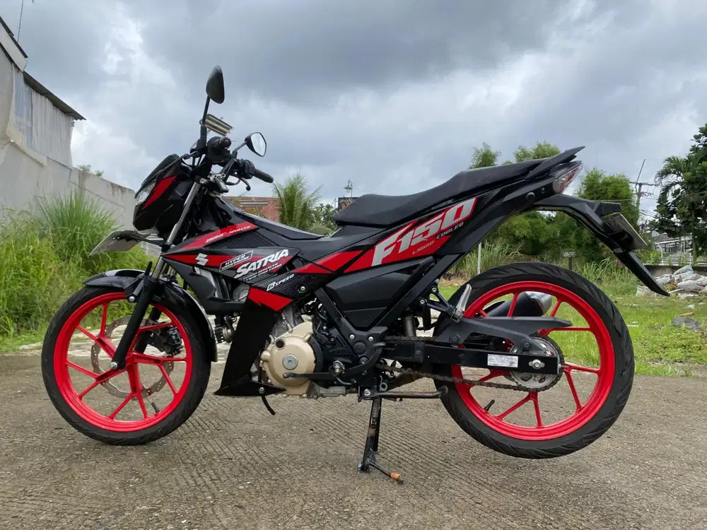 BIAH@ KM LOW DP 500 RB SATRIA PREDATOR 2018 B DEPOK