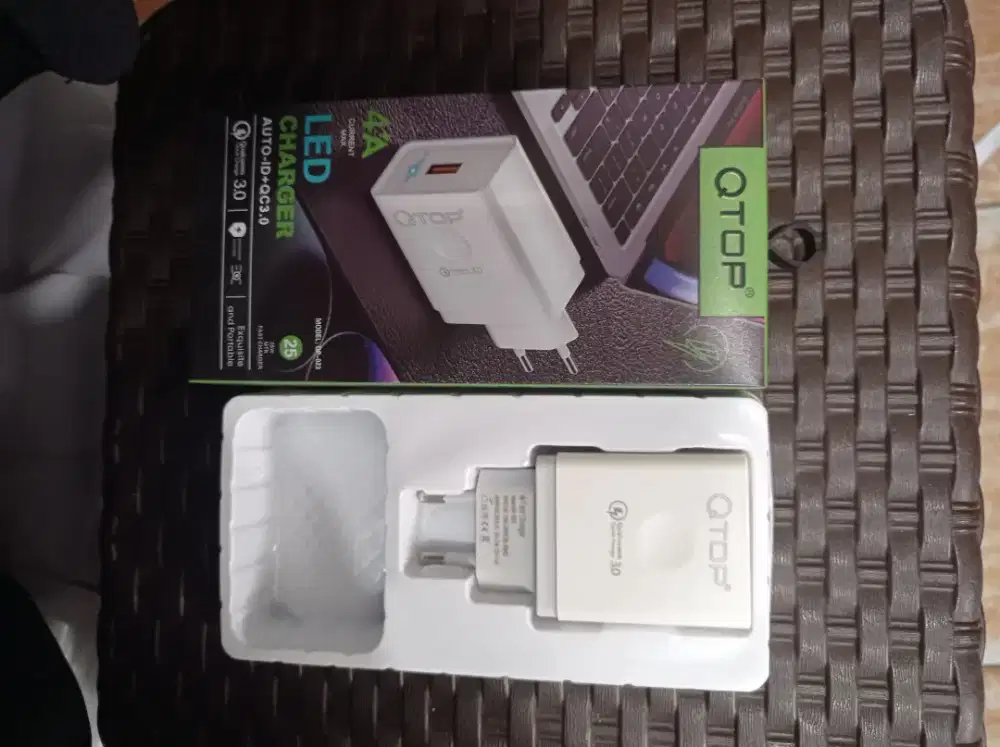 Batok charger Qtop