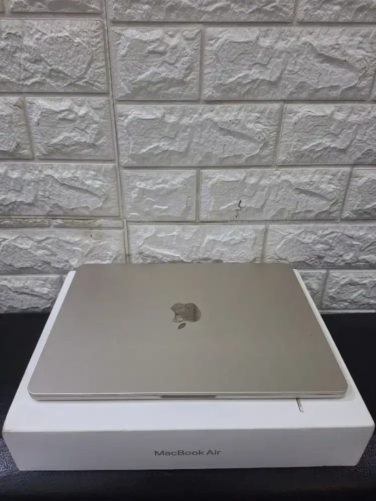 MacBook Air Retina M3 2024