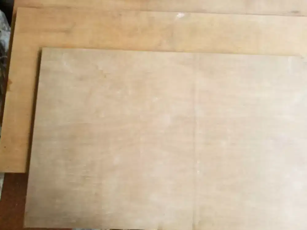 Kayu triplek meranti  2cm