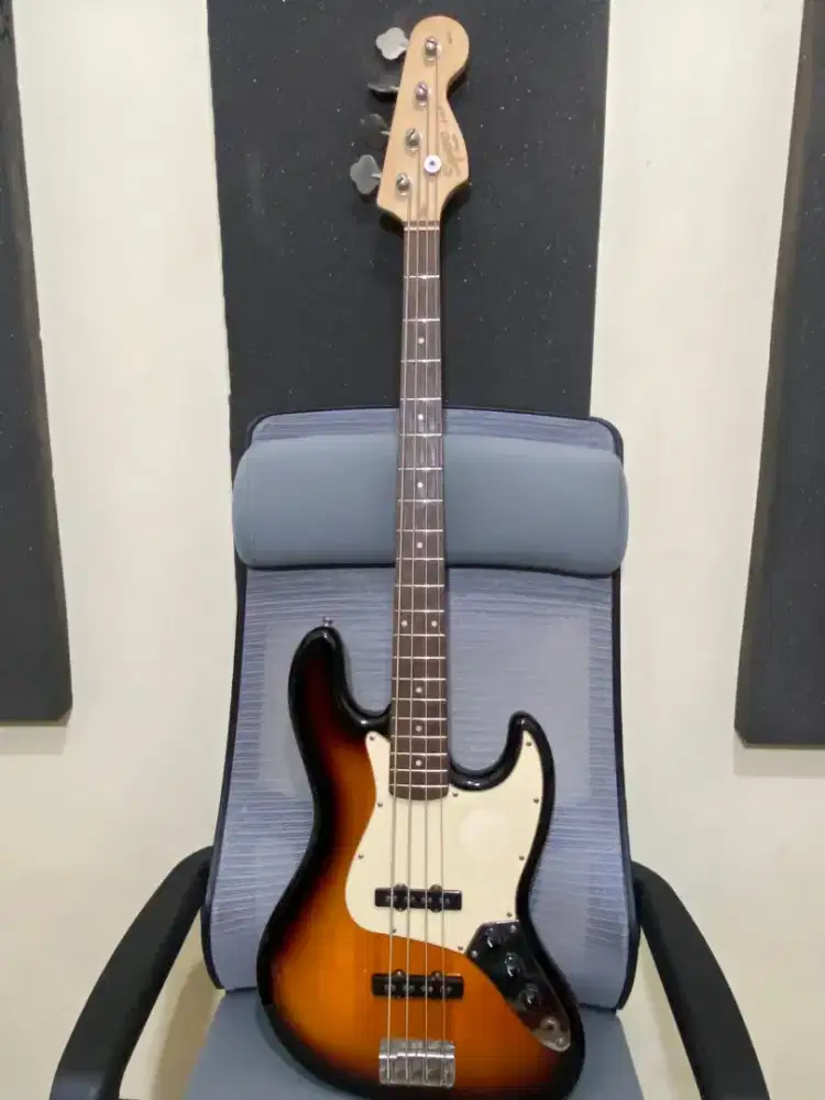 Bass Squier Jazz Bass 2019