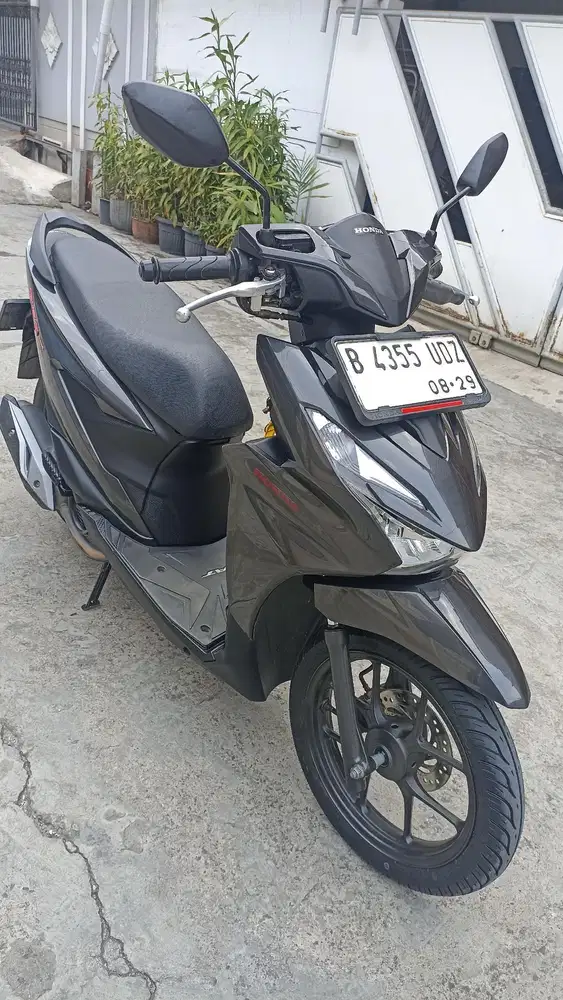 Honda beat new deluxe CBS ISS tahun 2024 .