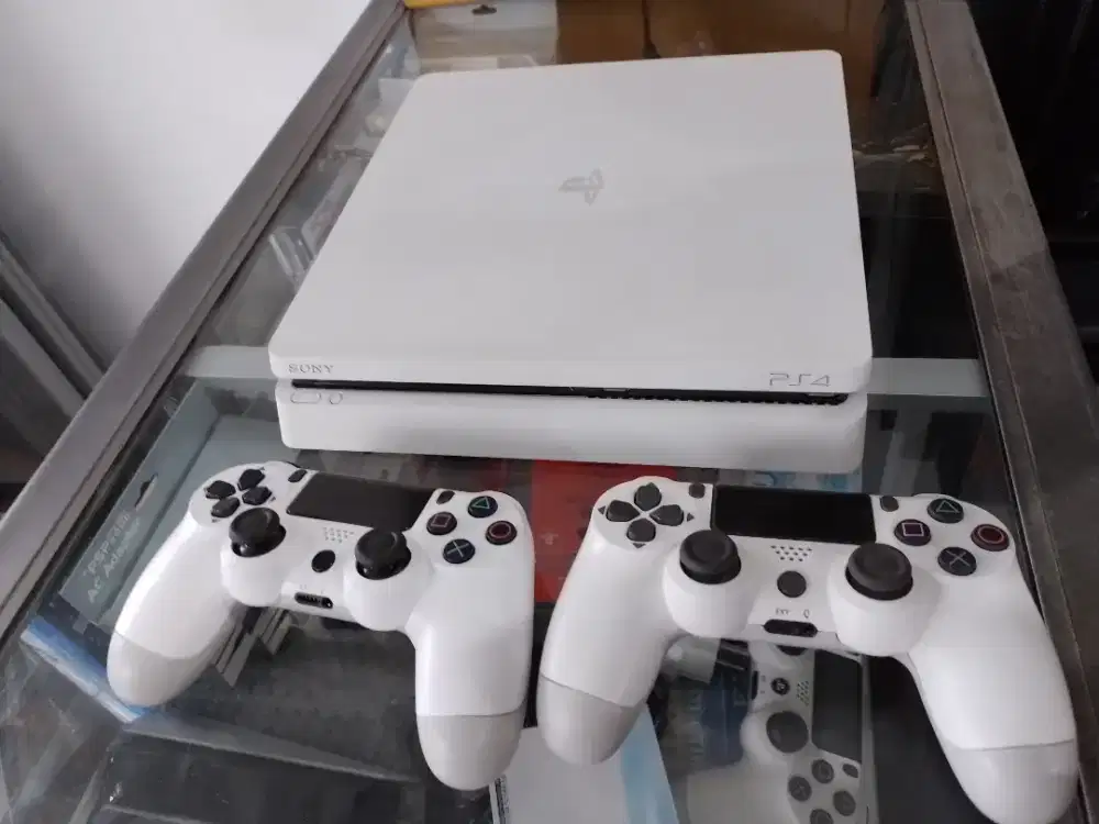 Ps4 slim 1Tb firmware 9.00 full game