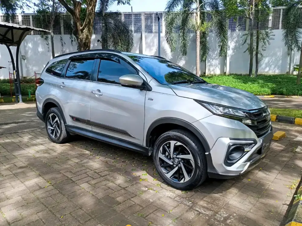 Toyota Rush GR Sport 1.5 AT