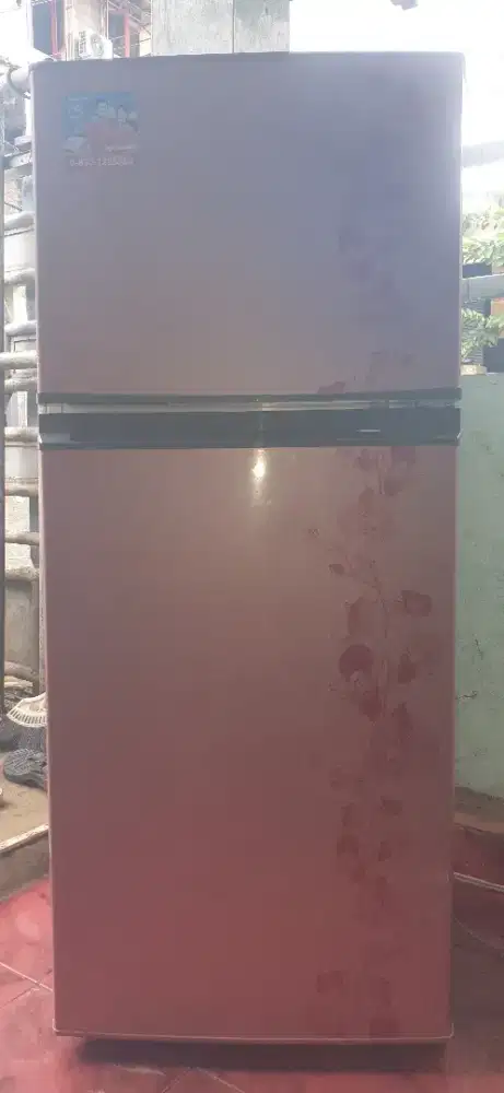 Di jual kulkas 2 pintu siap pakai