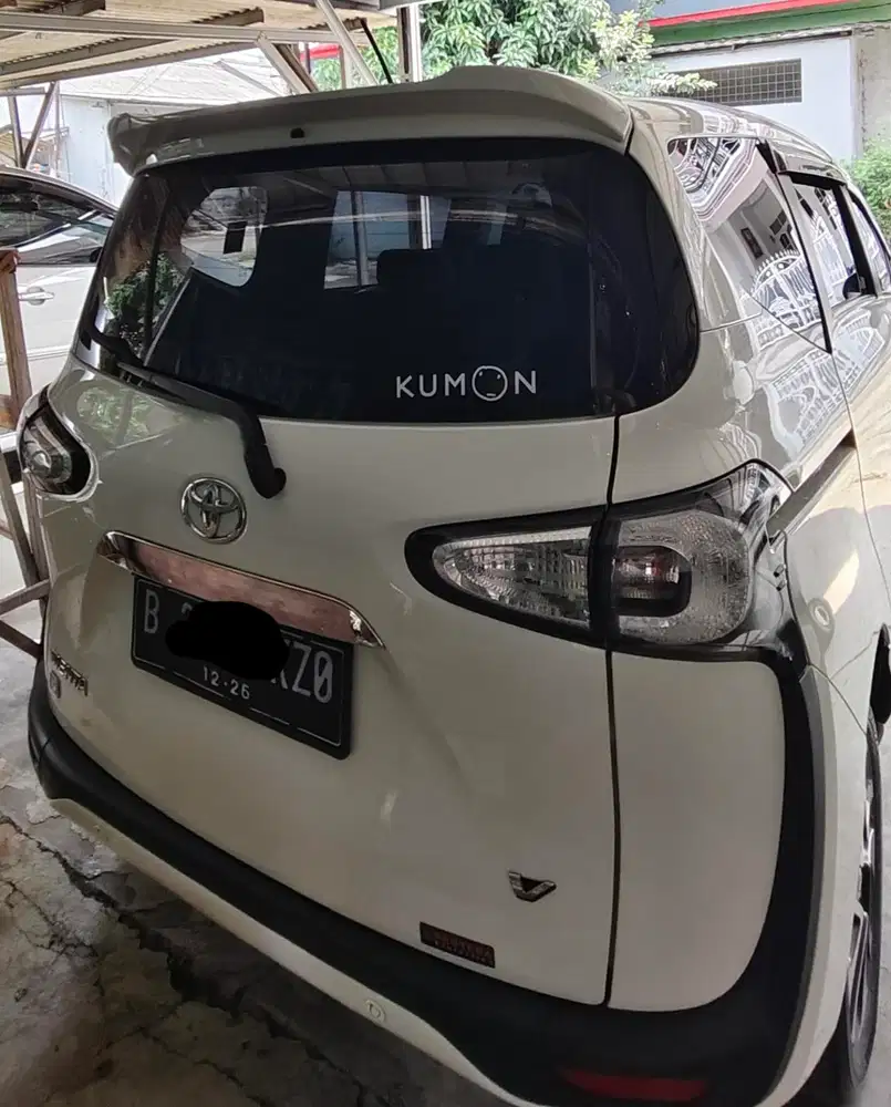 Toyota Sienta type V 1.5 Matic Tahun 2021 (December Akhir) Warna Putih