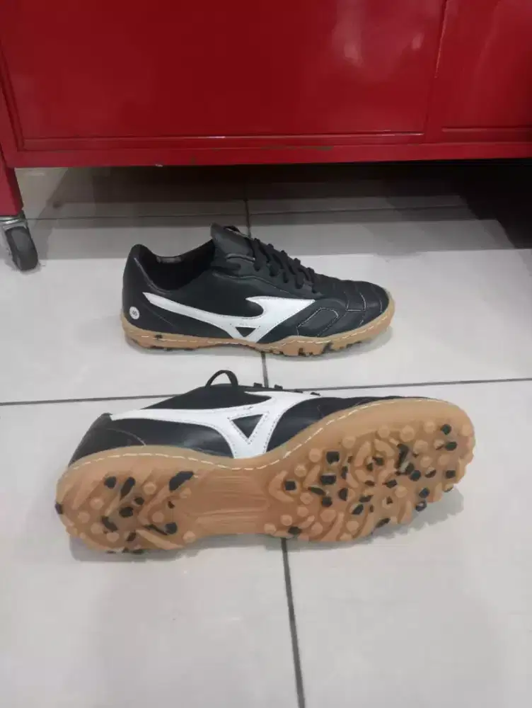 sepatu mini soccer kulit asli