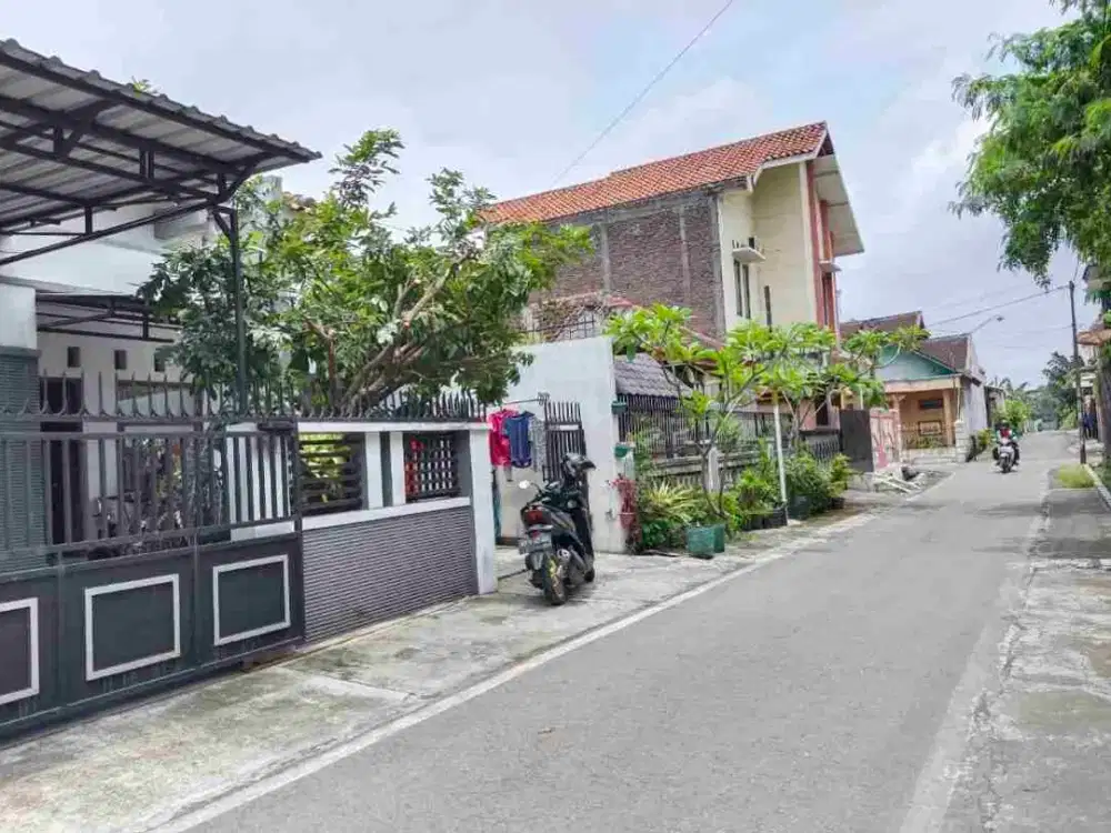 Rumah Banyu Anyar 150Mt, 4Kt, 2Km, jalan Adi Sumarmo, Banjarsari, Solo