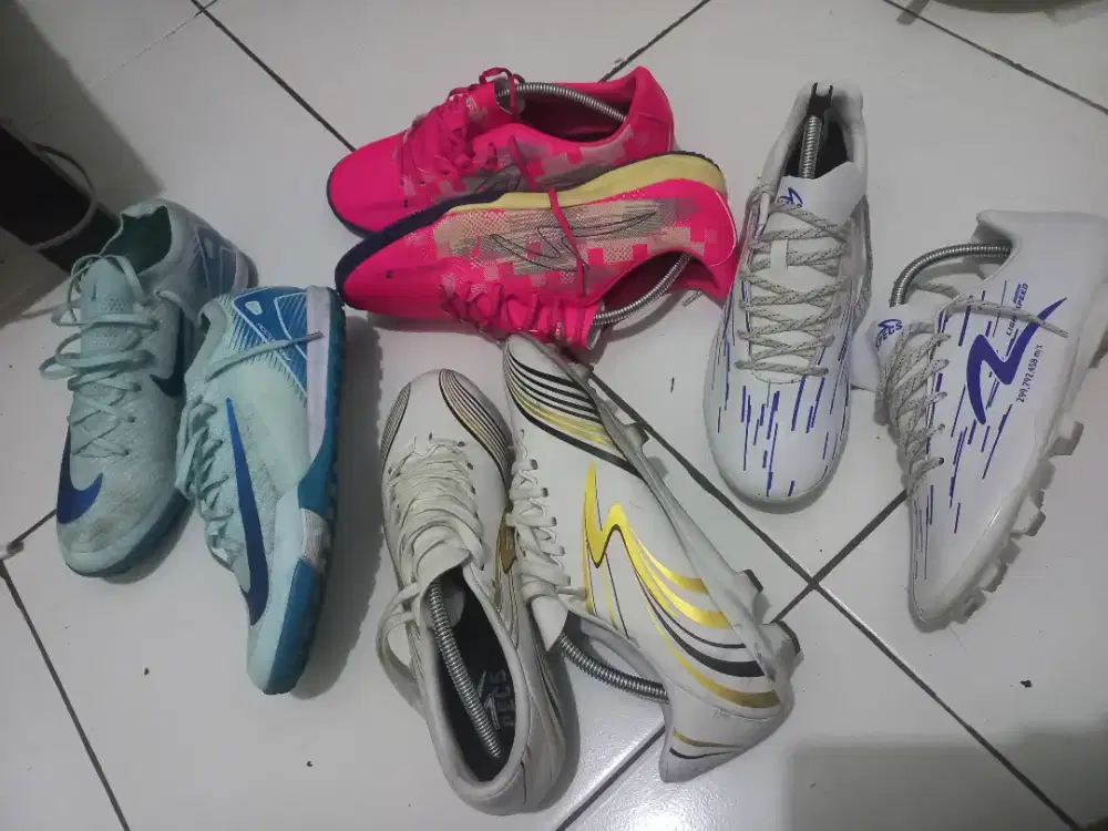 Jual sepatu bola