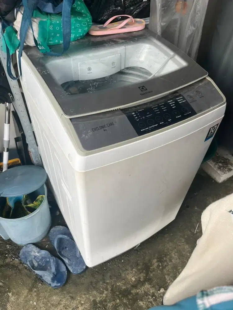Mesin cuci electrolux