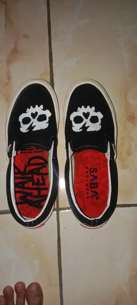 sepatu saba slip on ukuran 40