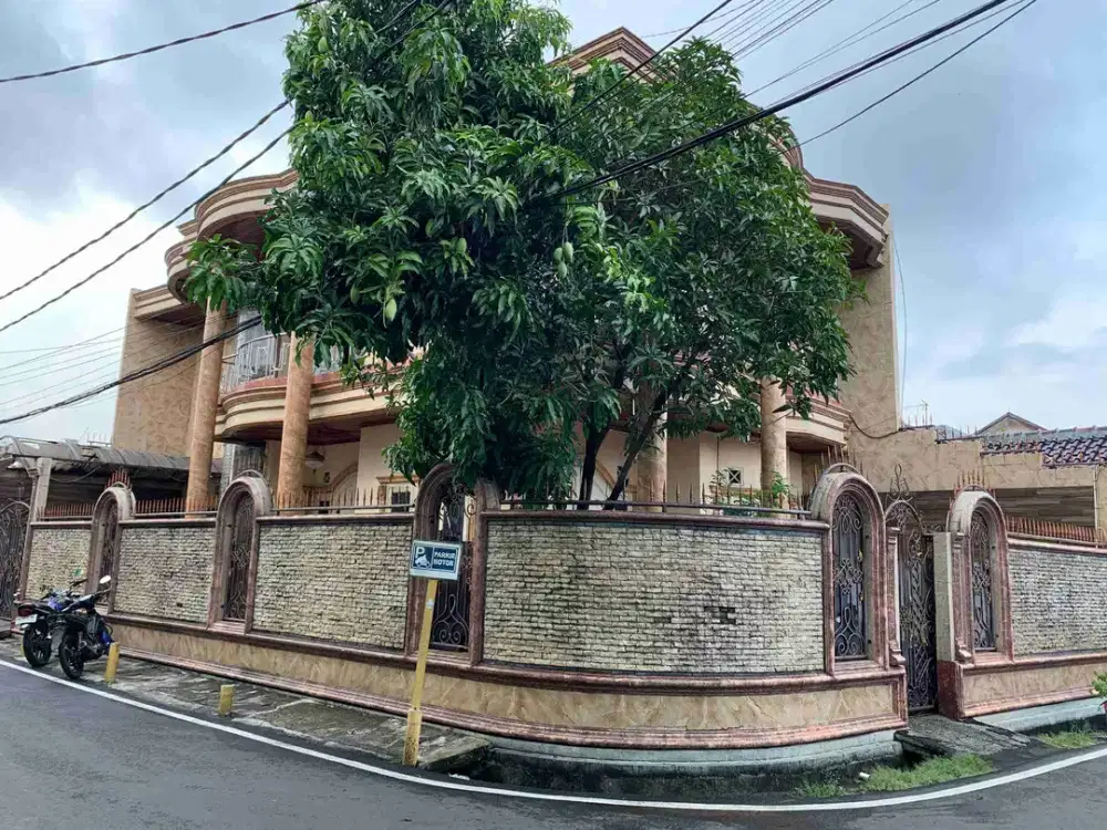 rumah mewah di Buaran