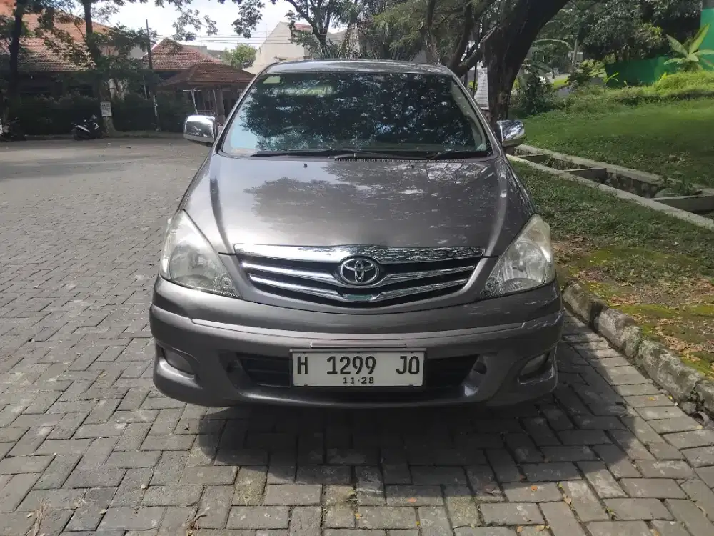 Kijang Innova 2.5 V AT Diesel Istimewa