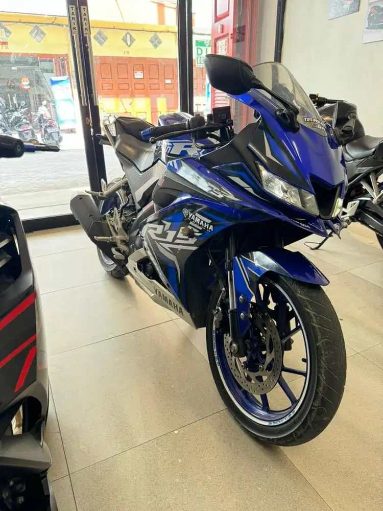 Yamaha YZF R15 V3 2018 warna Biru R15V3 Blue 155 CC Sport Bike Motor