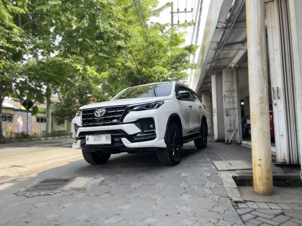 Toyota Fortuner 2.8 GR Sport Diesel AT Matic 2022