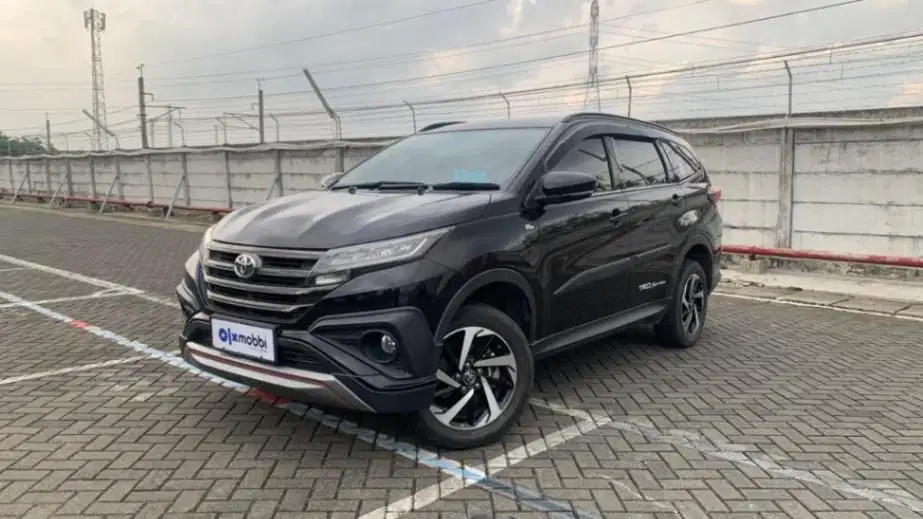 LOW DP Toyota Rush 1.5 TRD Sportivo Bensin-MT 2019 FFI