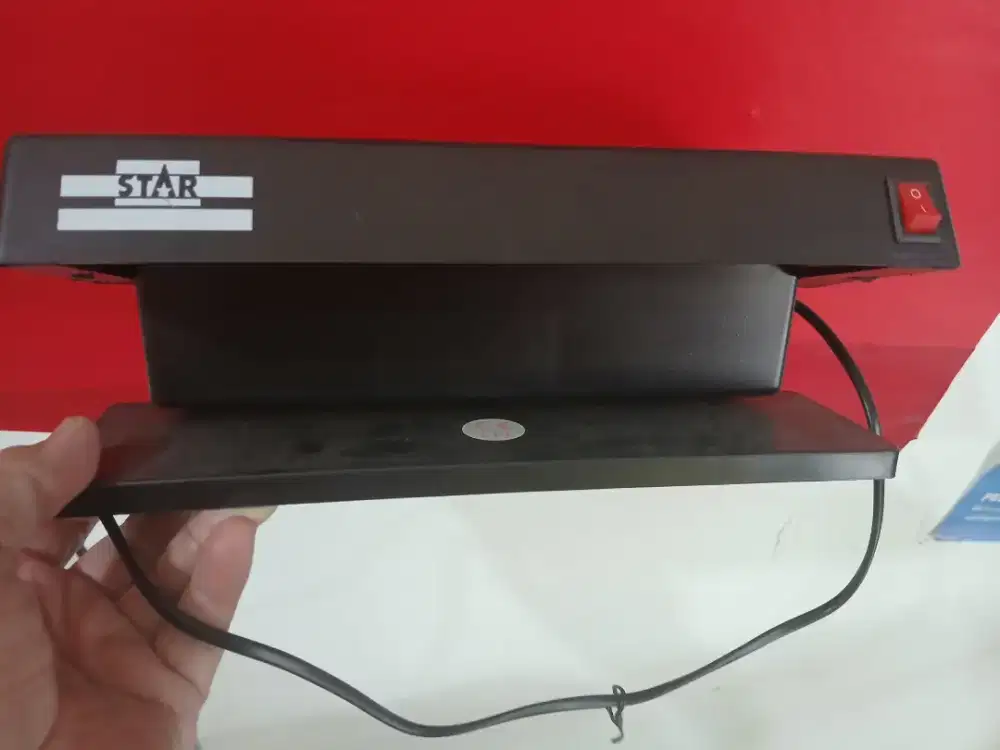 Mesin Pendeteksi Uang Palsu