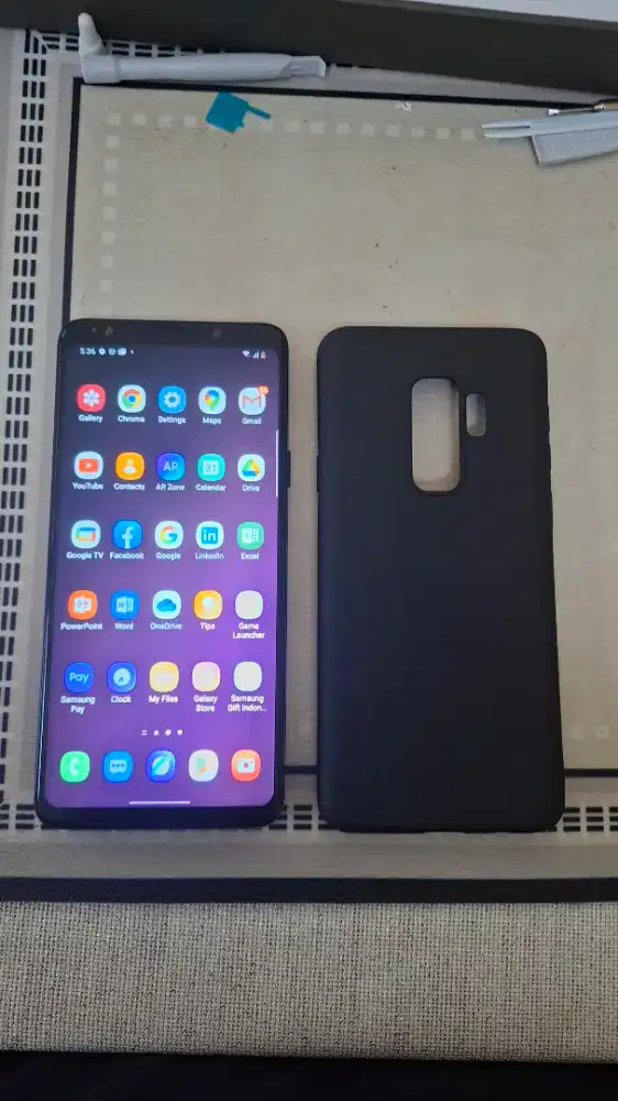 Samsung s9+ include casing, cek deskripsi