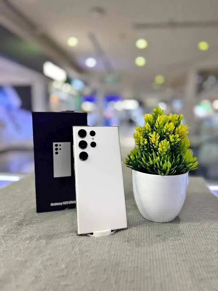 Samsung S23 Ultra 12/256 sein