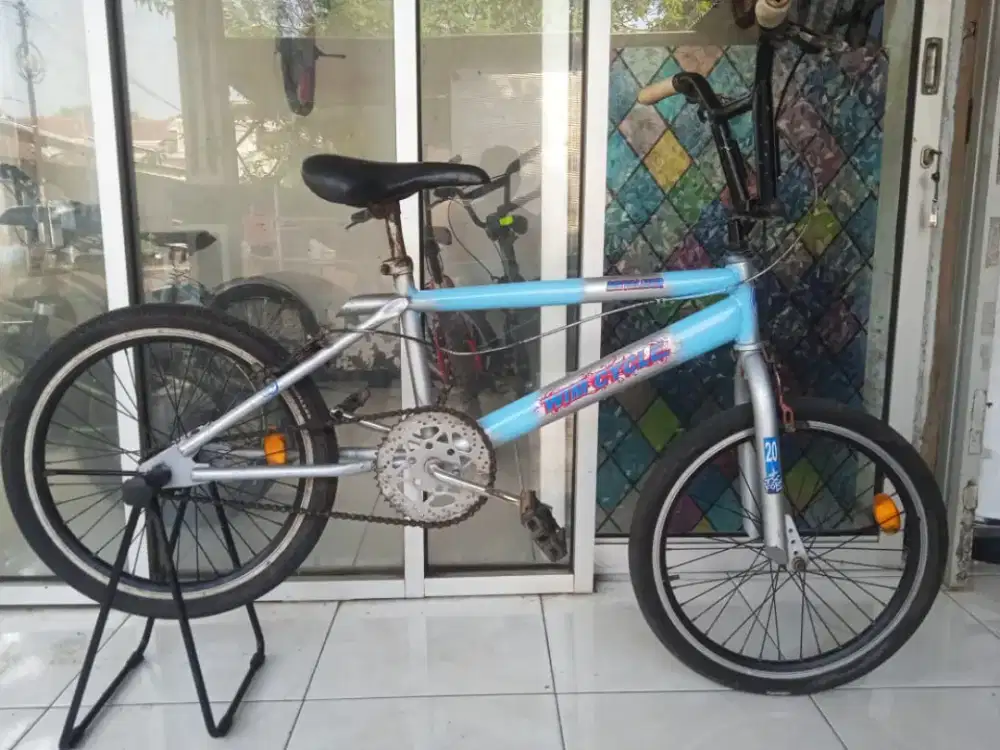 Sepeda anak Bmx uk20