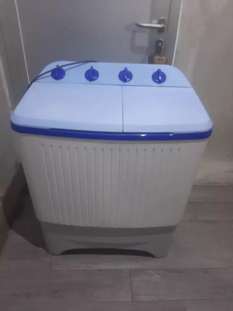 Mesin cuci polytron 7kg siap pakai