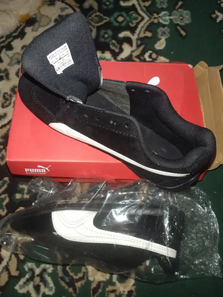Dijual sepatu masih baru