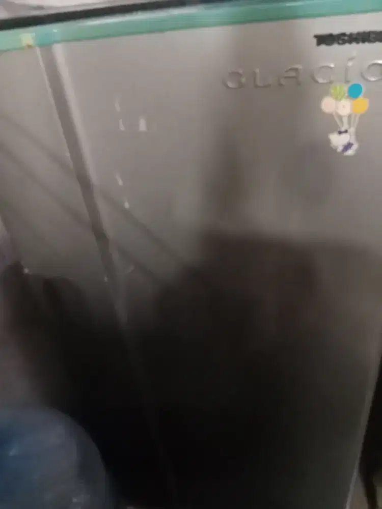 DIJUAL CEPAT KULKAS MERK TOSHIBA GLACIO