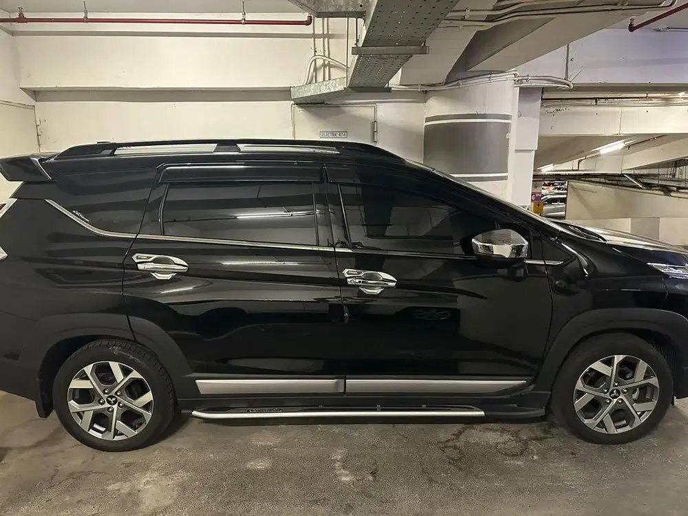 XPANDER CROSS PREMIUM CVT 2022 KM RENDAH MURAH MANTAP