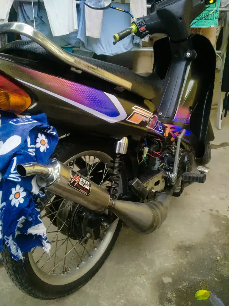 Yamaha F1ZR 2002 / Fizr Istimewa