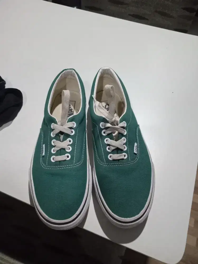 Sepatu vans era original size 44