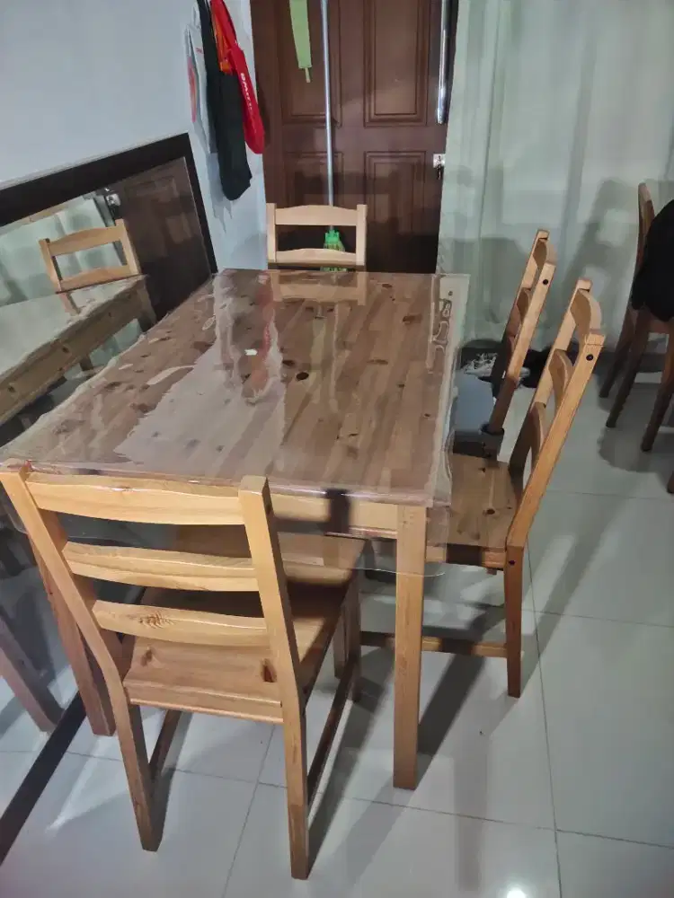 MEJA MAKAN KAYU IKEA MASIH LELIATAN BARU DNA BAGUS