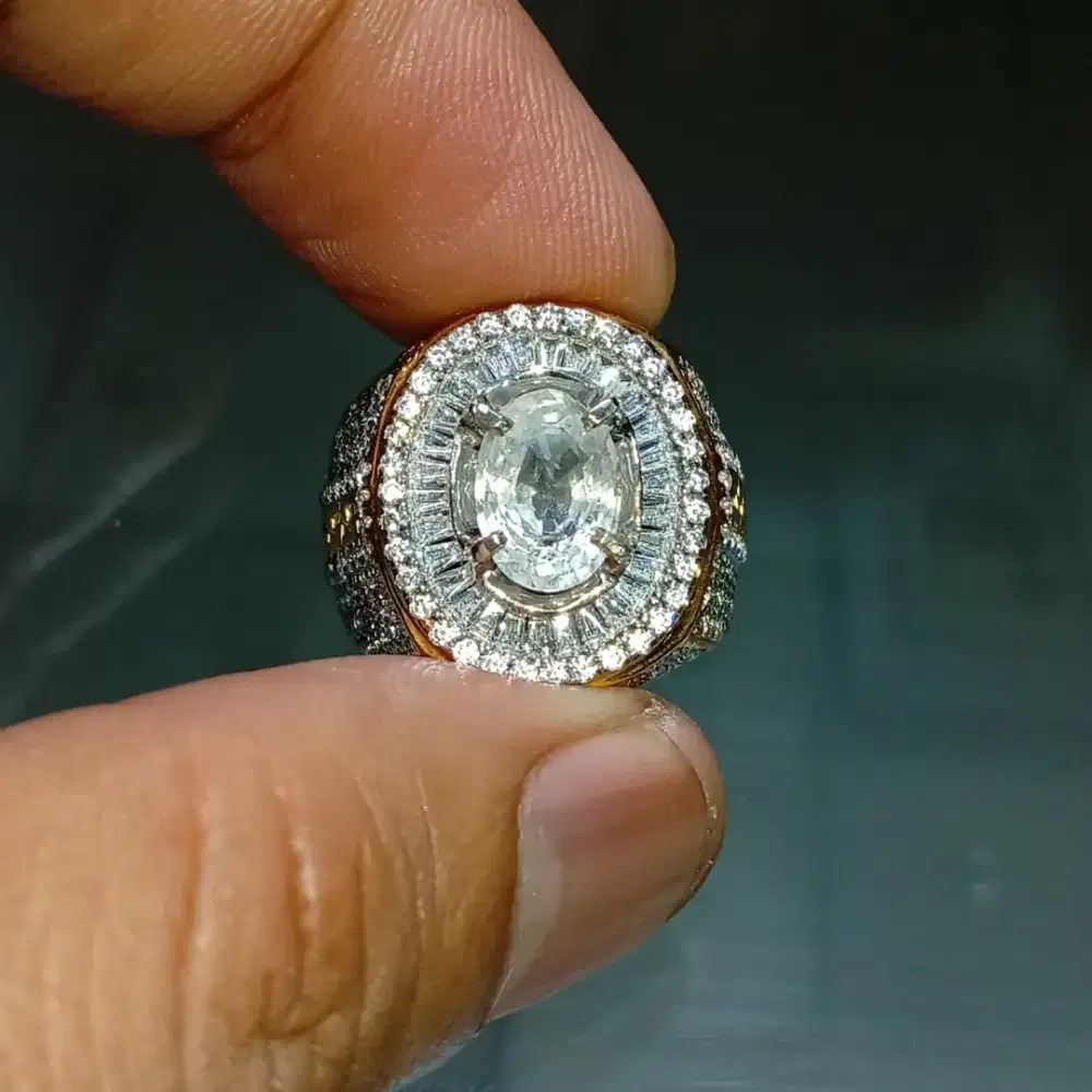 White Sapphire Natural Colorless Sapphire Sri Lanka 2.31 ct no heat
