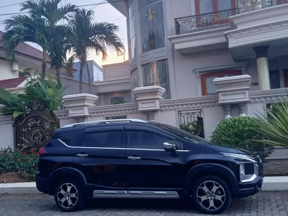 Xpander Cross premium package matic 2022 antik!