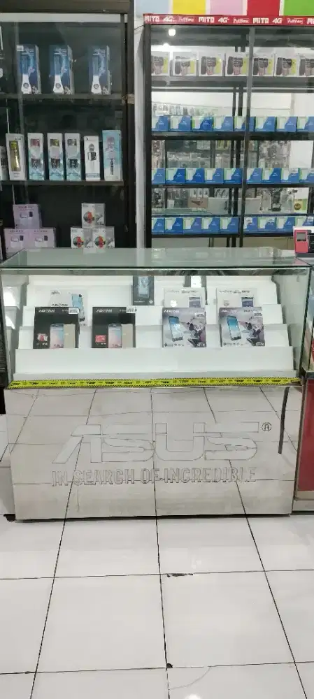 Jual etalase hp bekas