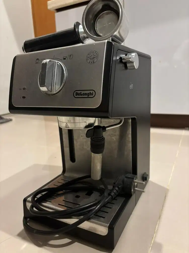 Mesin espresso rumah Delonghi ECP35.31