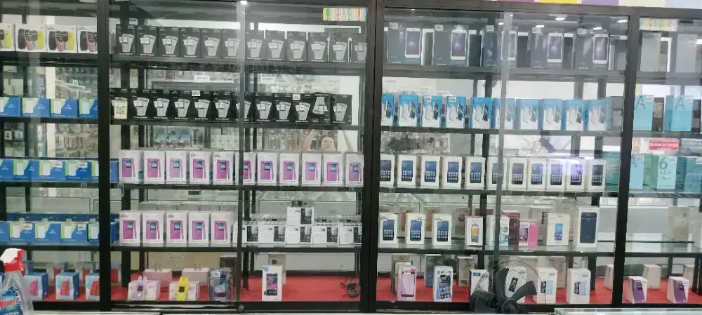 Jual lemari pajangan gantung kaca