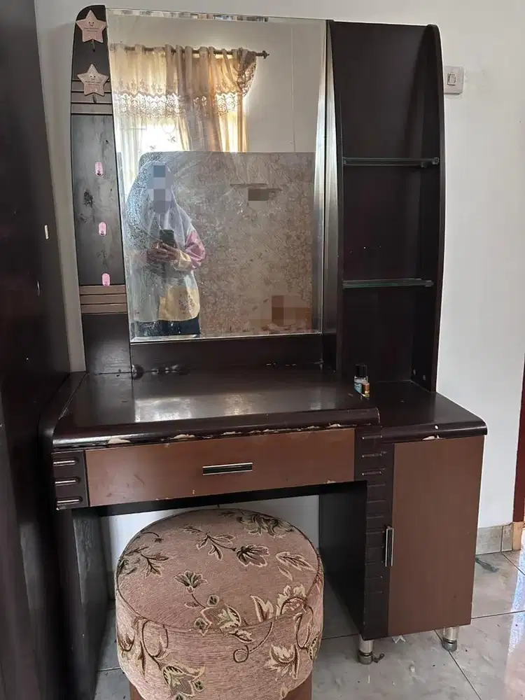 Jual meja rias kondisi oke